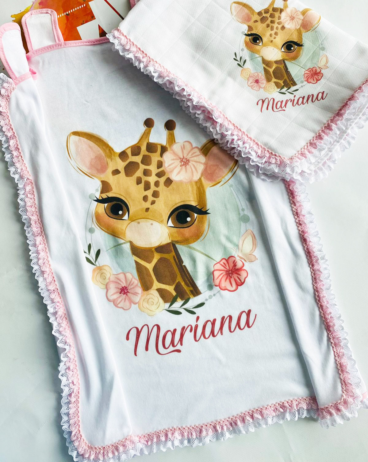 Conjunto Tapa-Sol e Fralda de Algodão Duplo Rendado