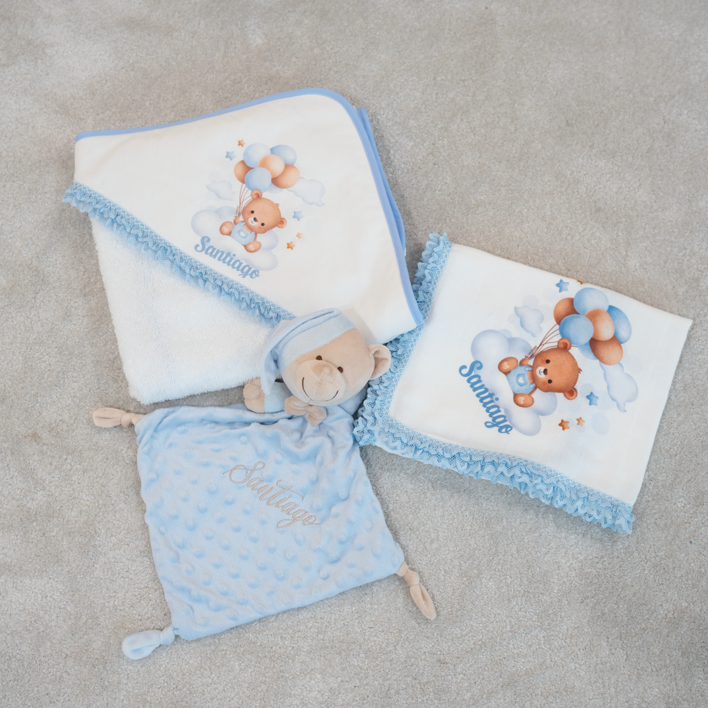 Baby Box Rendada - Toalha, Fralda e Doudou Bordado