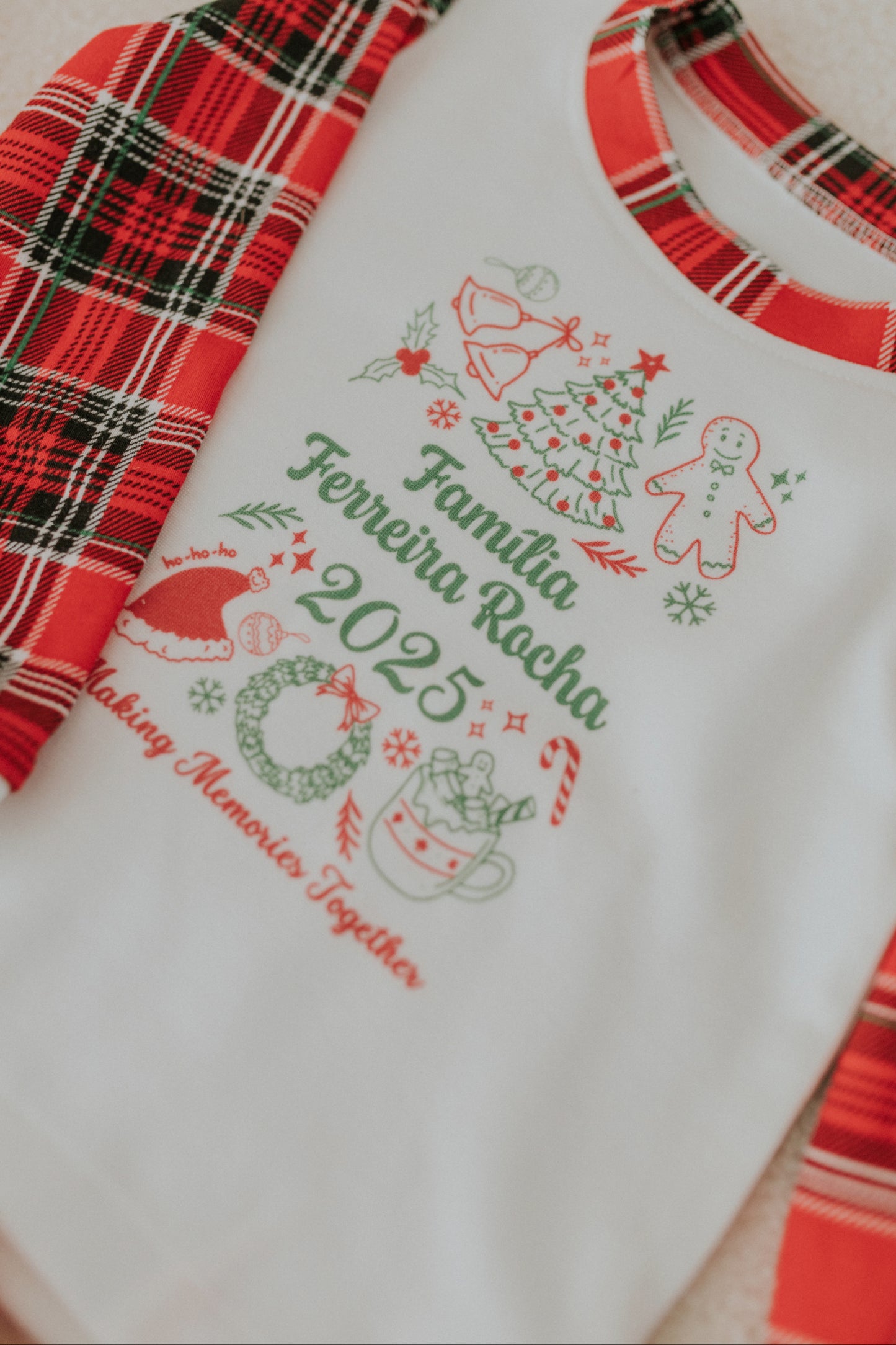Pijama de Natal Personalizável – Para Momentos Mágicos em Família!
