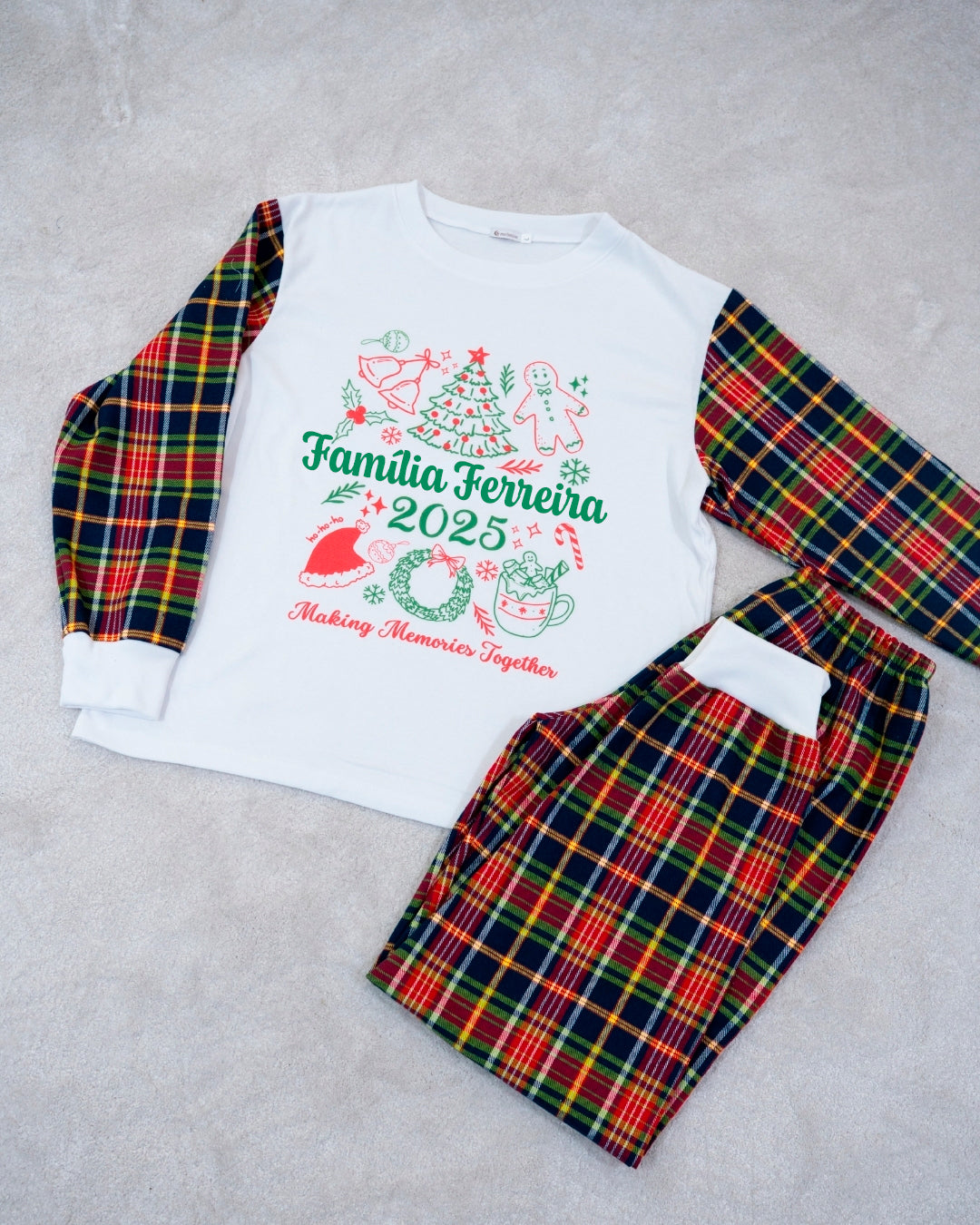 Pijama de Natal Personalizável – Para Momentos Mágicos em Família!